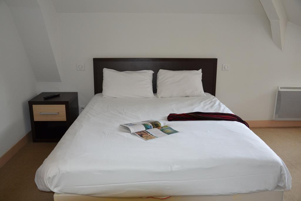Hotel Les Benedictins Лимож Номер фото