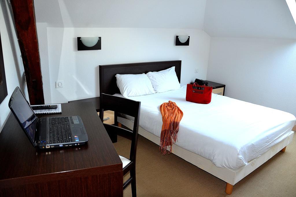 Hotel Les Benedictins Лимож Номер фото